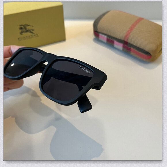 Burberry Black & Blue Square Sunglasses main image 8